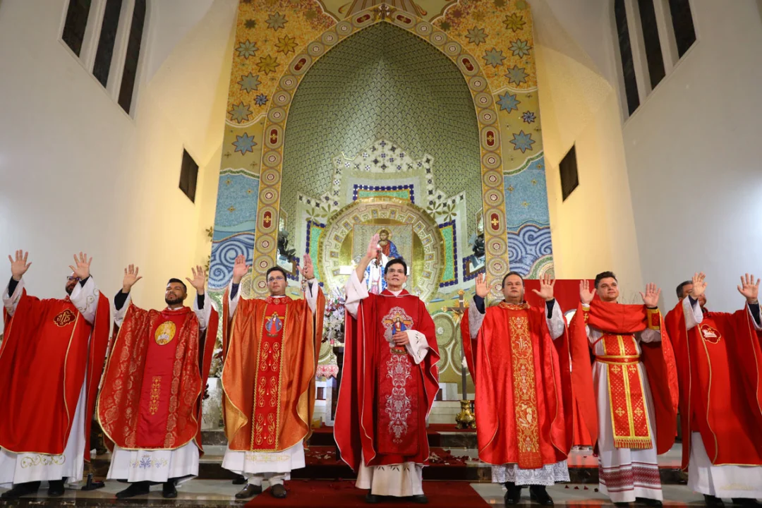 Com programações religiosa e cultural, VIII Festa de Jesus das Santas Chagas reúne milhares de fiéis em Curitiba