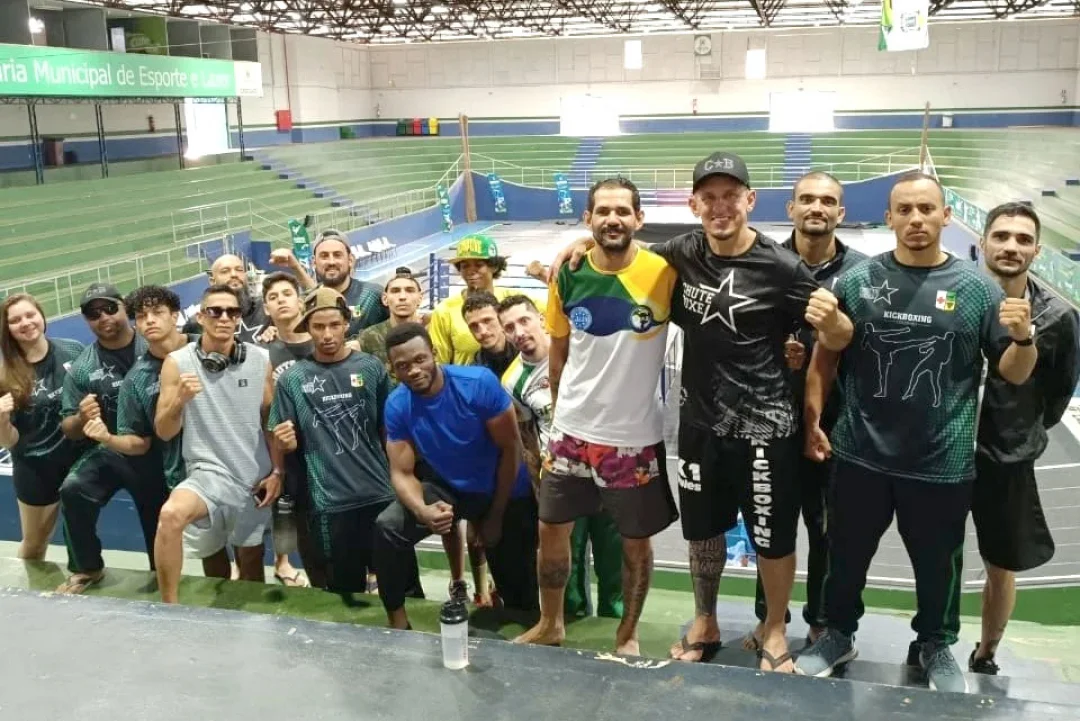 Equipe Londrina Kickboxing fica em 3º no Paraná Combate