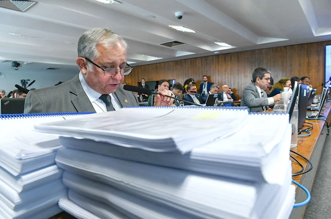 Oposição pede responsabilização de Lula, Dino e G.Dias por omissão no 8 de janeiro