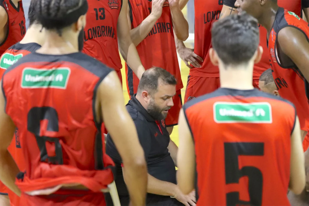 APVE Londrina Basketball se garante antecipadamente na semifinal do Paranaense Masculino