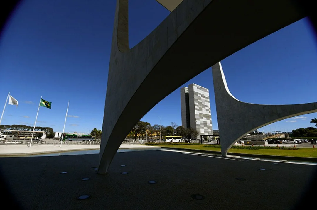 Planalto não vai recomendar mudança na meta fiscal zero, diz líder do governo
