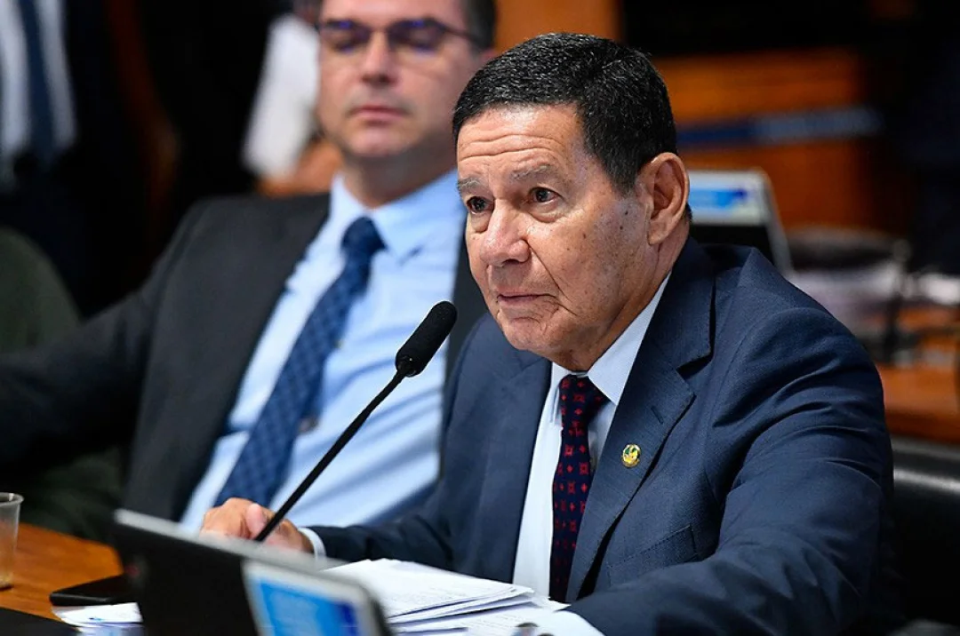 Comissão de Segurança Pública aprova dois convites para ouvir Flávio Dino