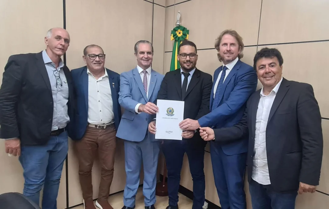 Zeca e prefeitos buscam expandir o ensino tecnológico no Paraná