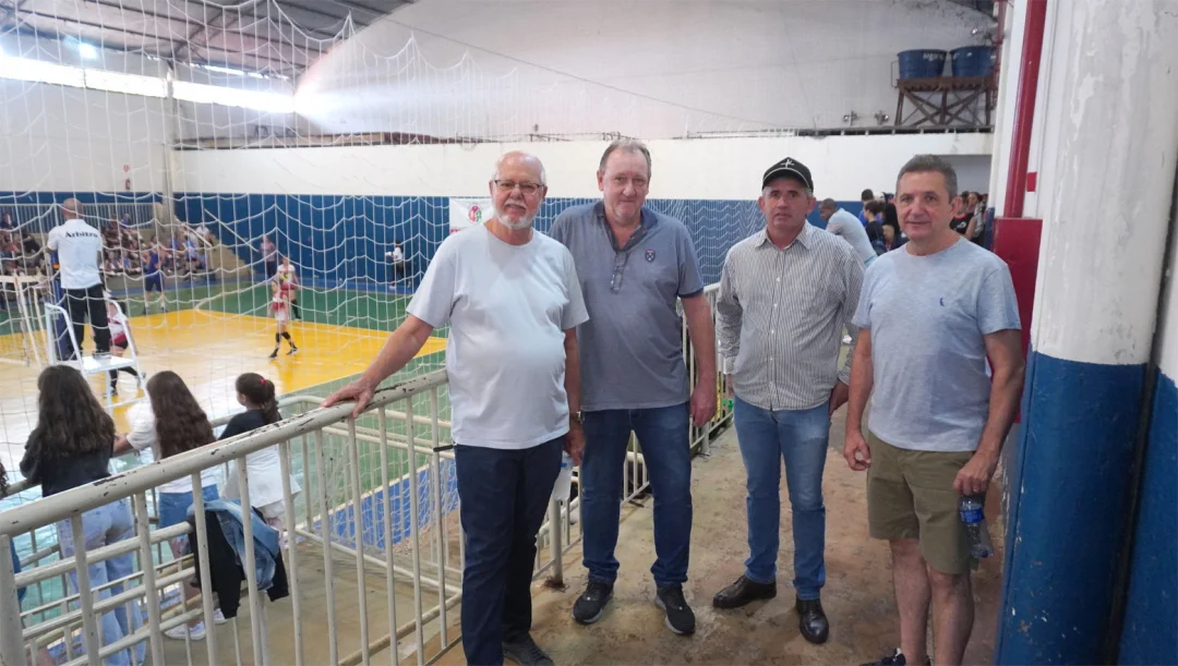 Rolândia: Meninas fizeram bonito no voleibol