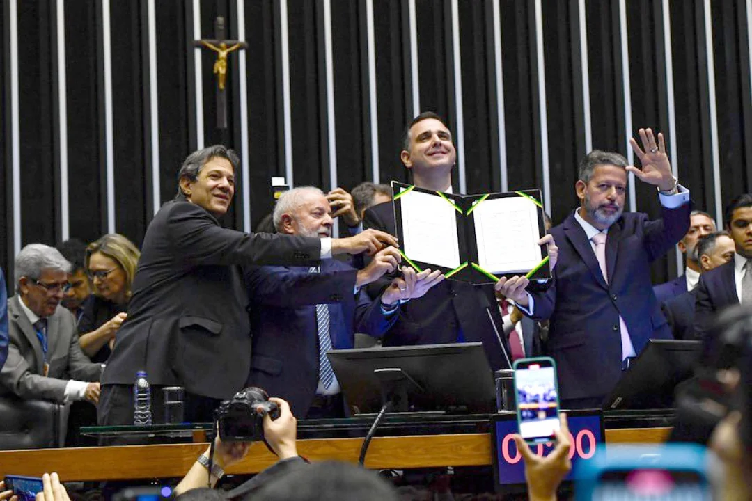 Congresso promulga reforma tributária