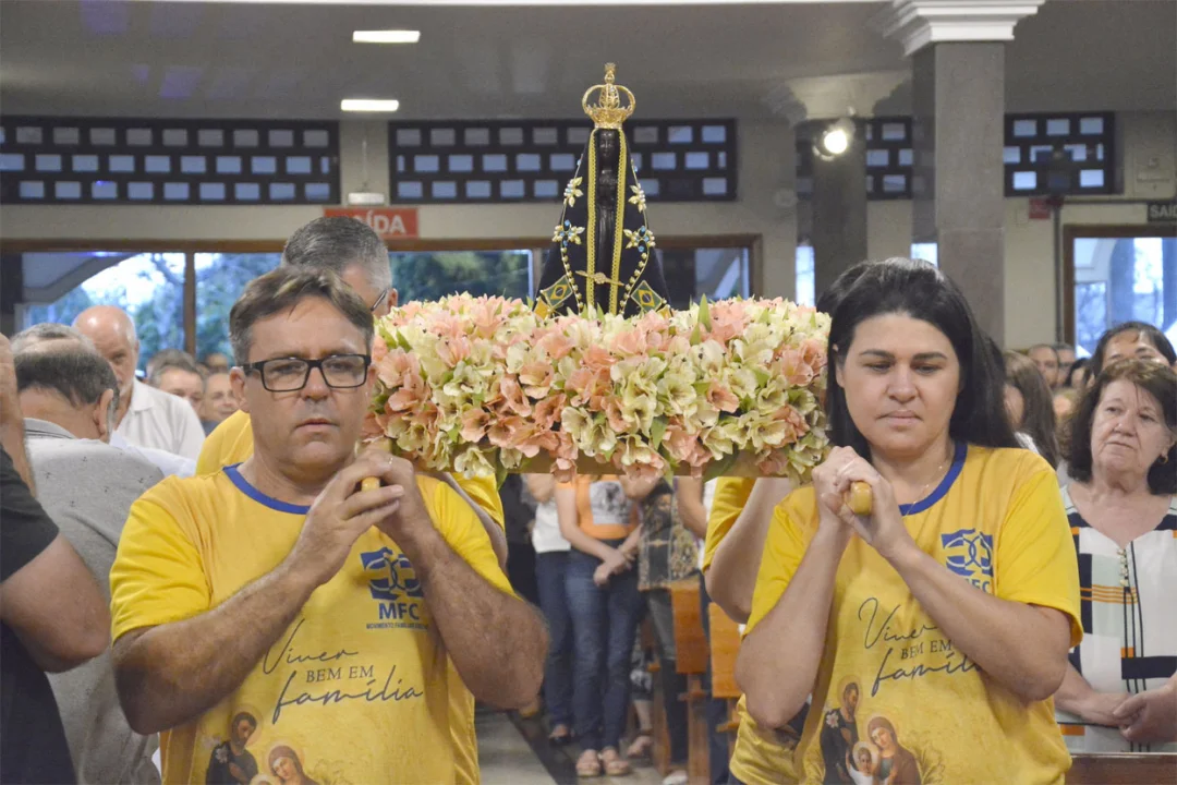 Santuário de Nossa Senhora Aparecida recebe peregrinação do Movimento Familiar Cristão