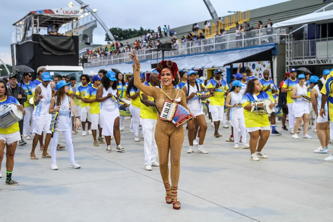 Madrinha de bateria, Mari Mello homenageia Luiz Gonzaga e revela fantasia: “cangaceira ousada”