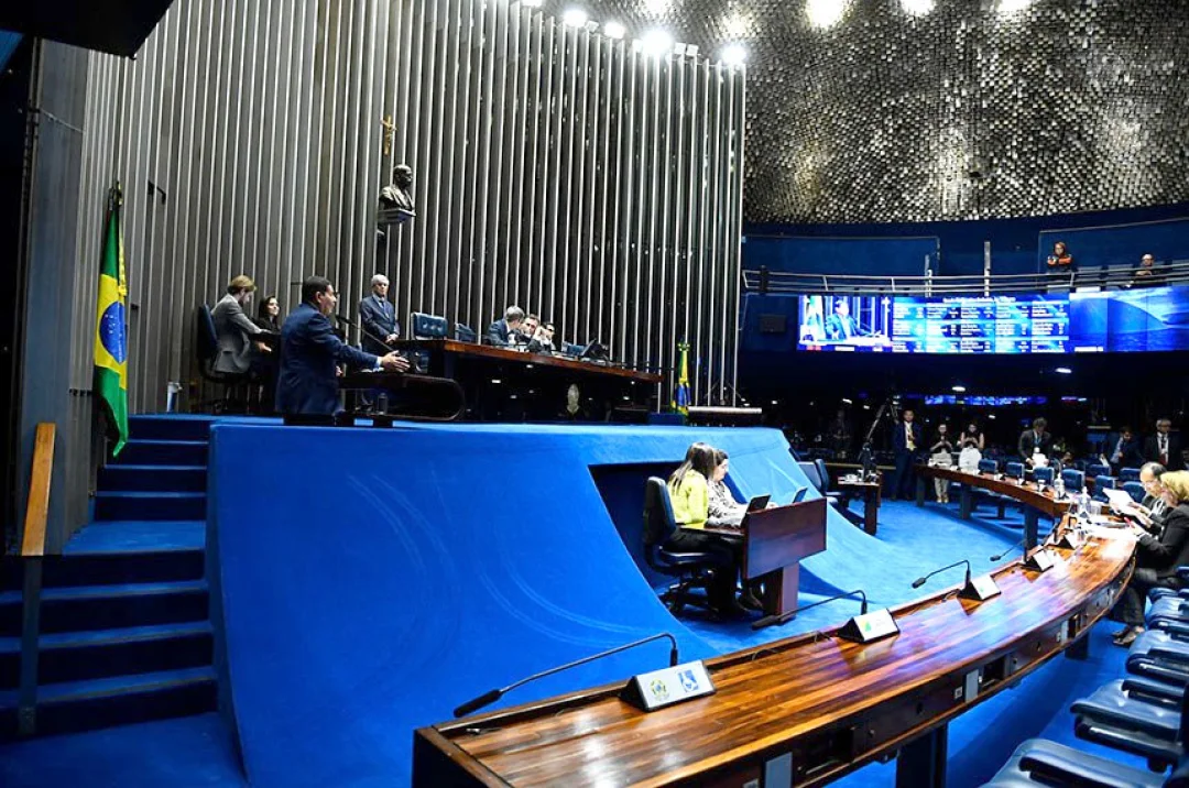 Oposição volta a criticar PEC da elegibilidade de militares