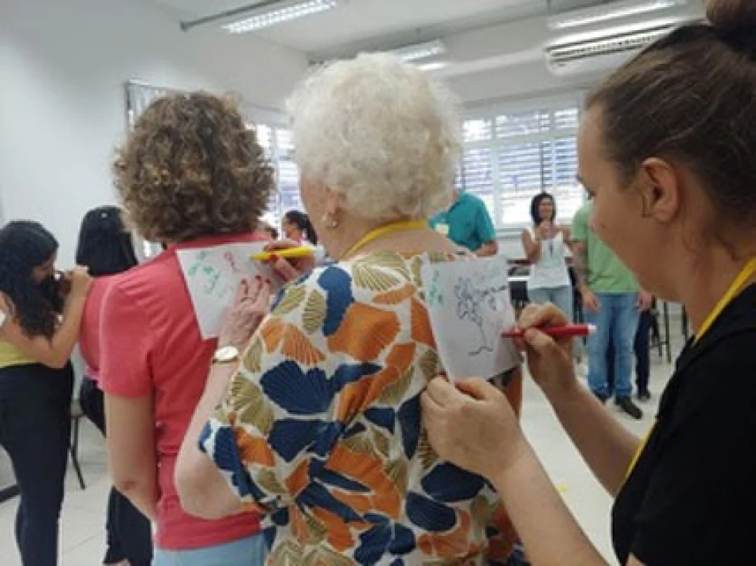 Alzheimer: As necessidades de quem cuida são o tema de palestra gratuita em Londrina