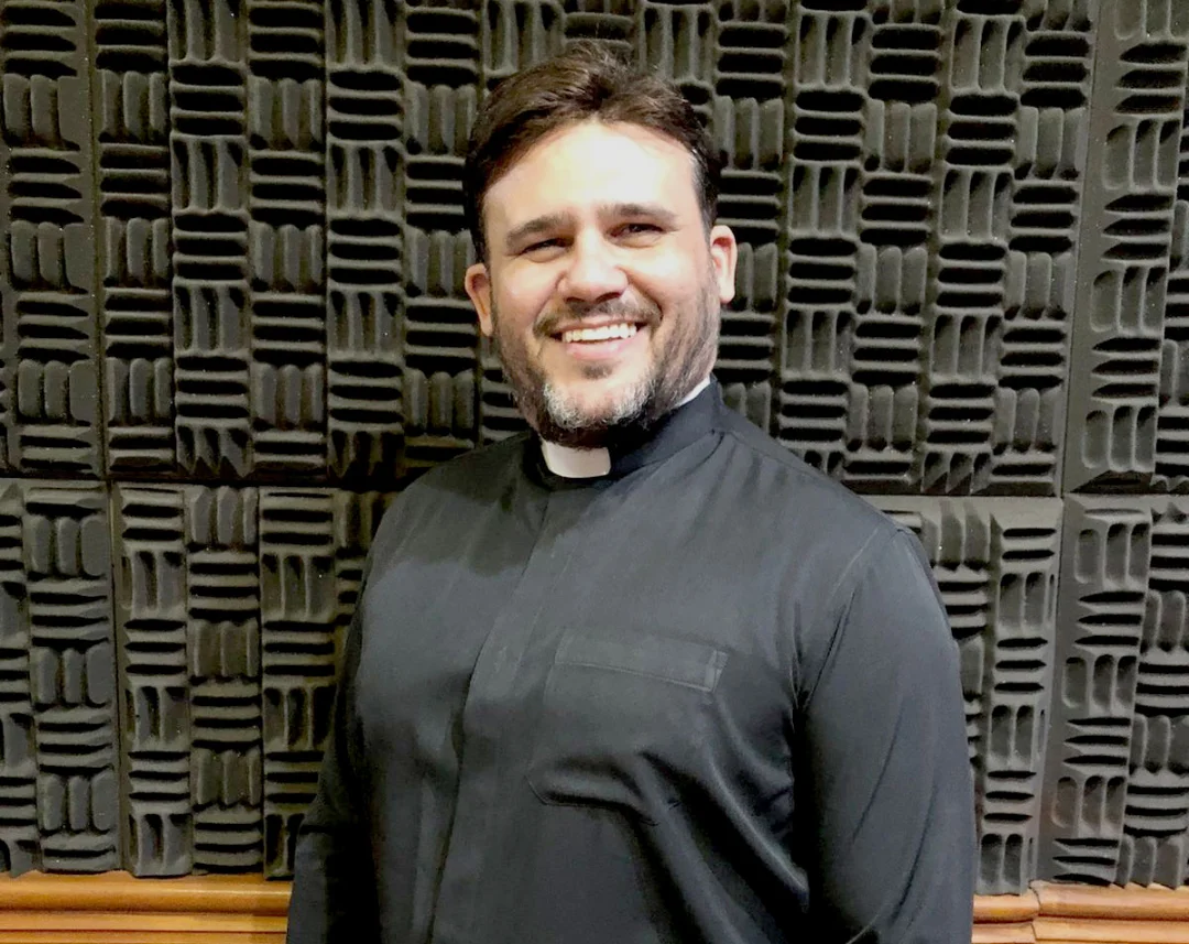 Noite Mariana celebra um ano e recebe padre Ademar Lorrenzzetti na retomada de 2024