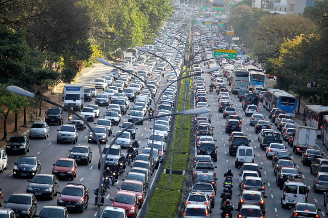 Arrecadação do IPVA sobe de R$ 65,56 bi para R$ 81,02 bi em 2023, segundo estudo do IBPT