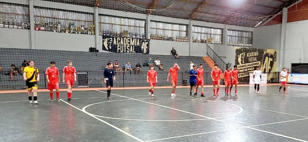 Equipe da Liga Metropolitana de Futsal de Londrina joga o Campeonato Paranaense Sub-17