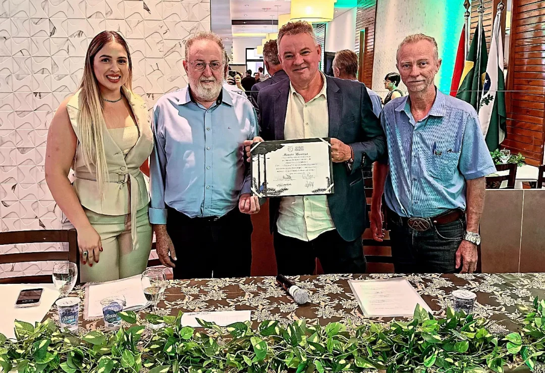 Cativa recebe Menção Honrosa pelos 60 anos  de avanços na produção de leite no Paraná