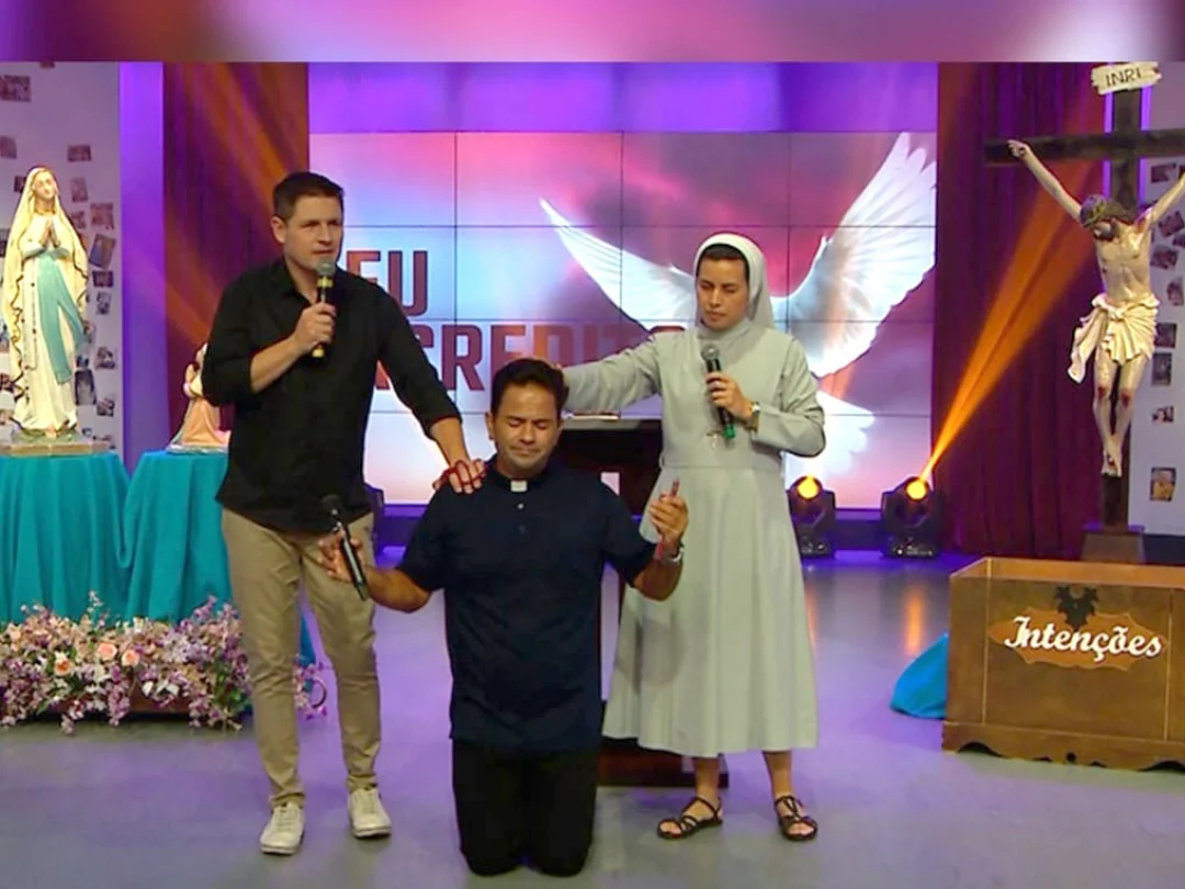 Vigília de Pentecostes da Evangelizar reúne fiéis para programação religiosa de 7 horas no fim de semana