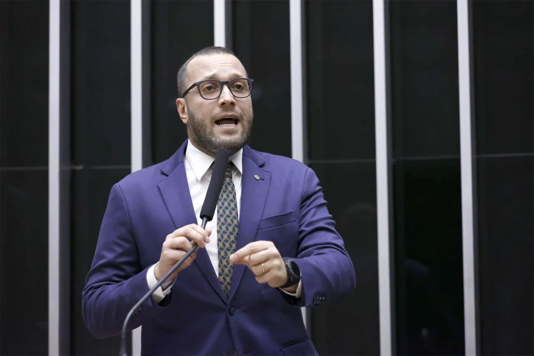 Deputado Filipe Barros faz balanço de dia histórico para oposição