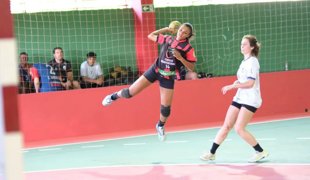 LEC Handebol Feminino vence as duas partidas dos Jogos Abertos