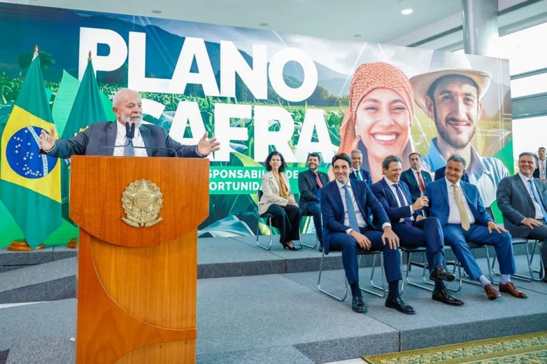 Governo lança Plano Safra 24/25 com R$ 400,59 bilhões para médios e grandes produtores rurais
