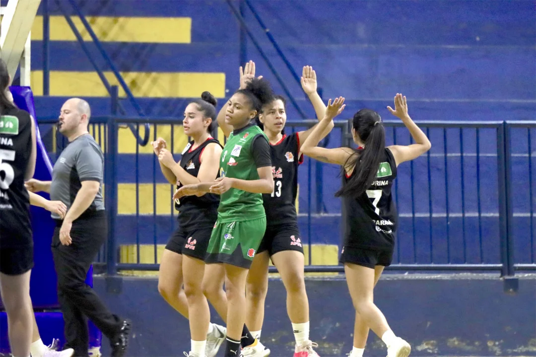 Para embalar no Paranaense, APVE Londrina Basketball recebe Foz Basquete na sexta-feira e no sábado