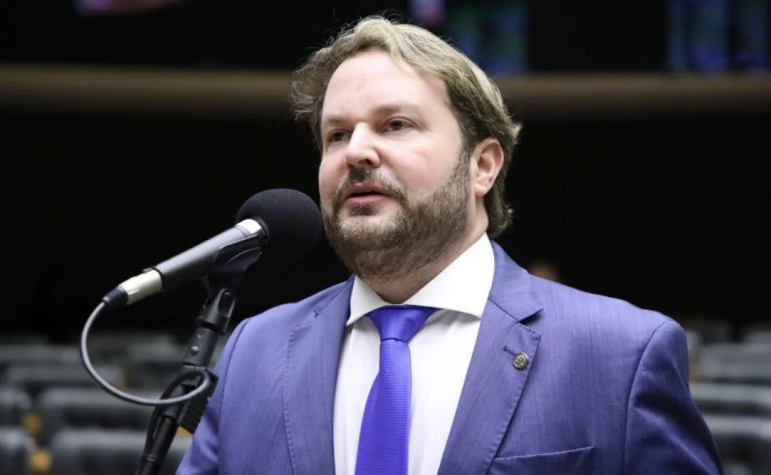 Proposta libera venda de álcool 70% na forma líquida