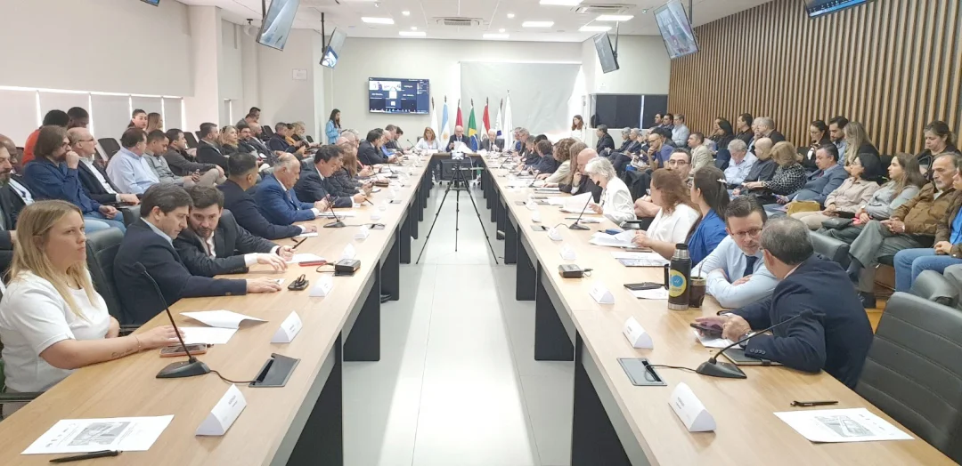 PARLASUR analiza desafíos en infraestructura y logística durante Audiencia Pública en Foz de Iguazú