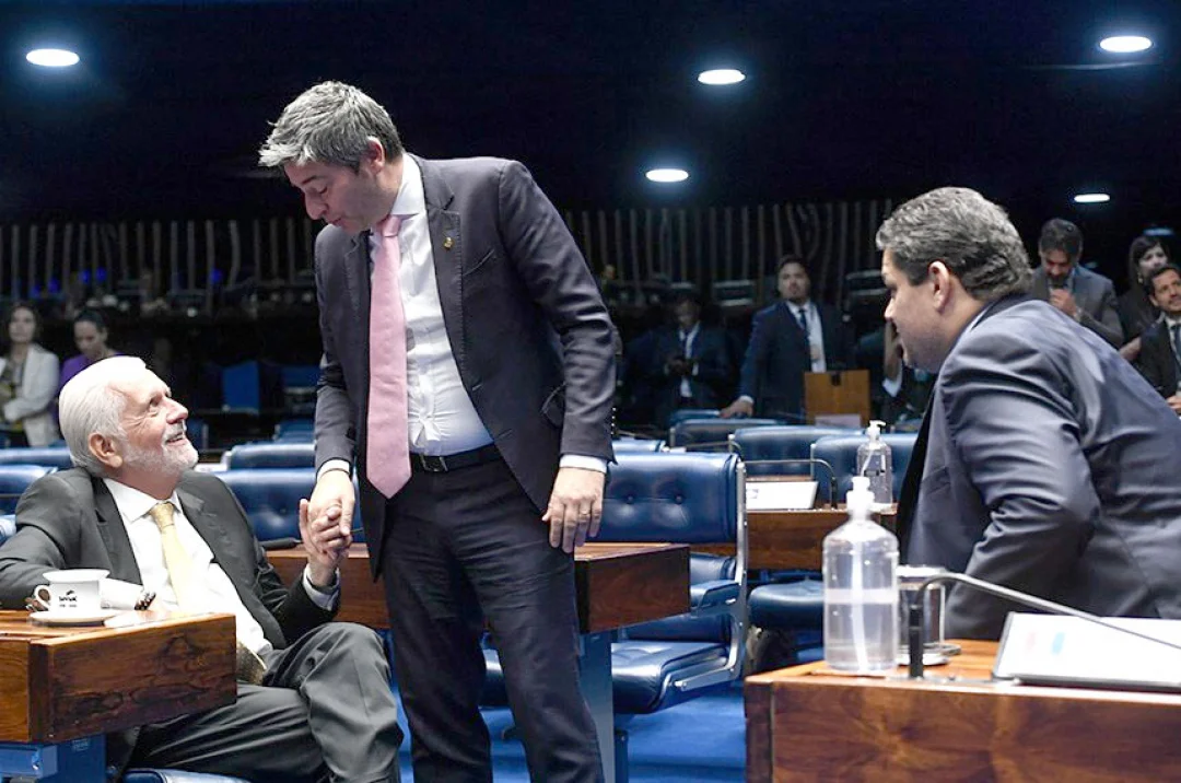 Reoneração da folha de pagamento terá votação retomada nesta terça