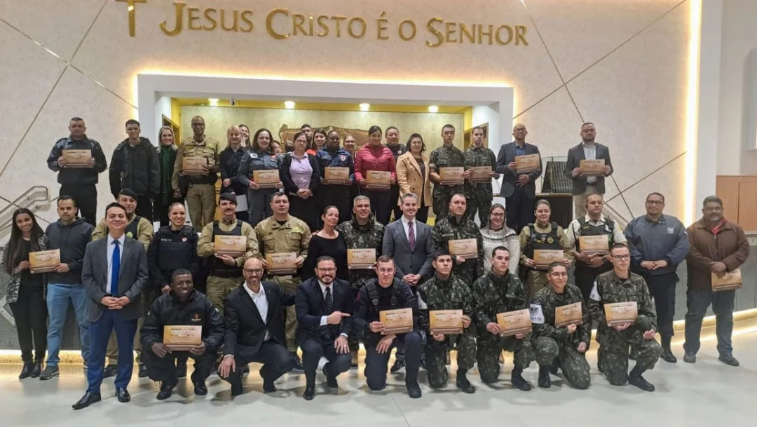 Tiro de Guerra participa de homenagem na Igreja Universal