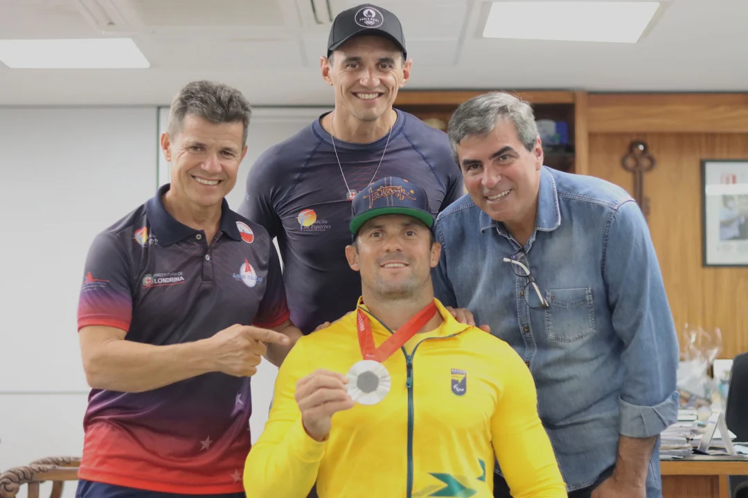 Paris 2024: paracanoísta Igor Tofalini é recebido com homenagens em Londrina