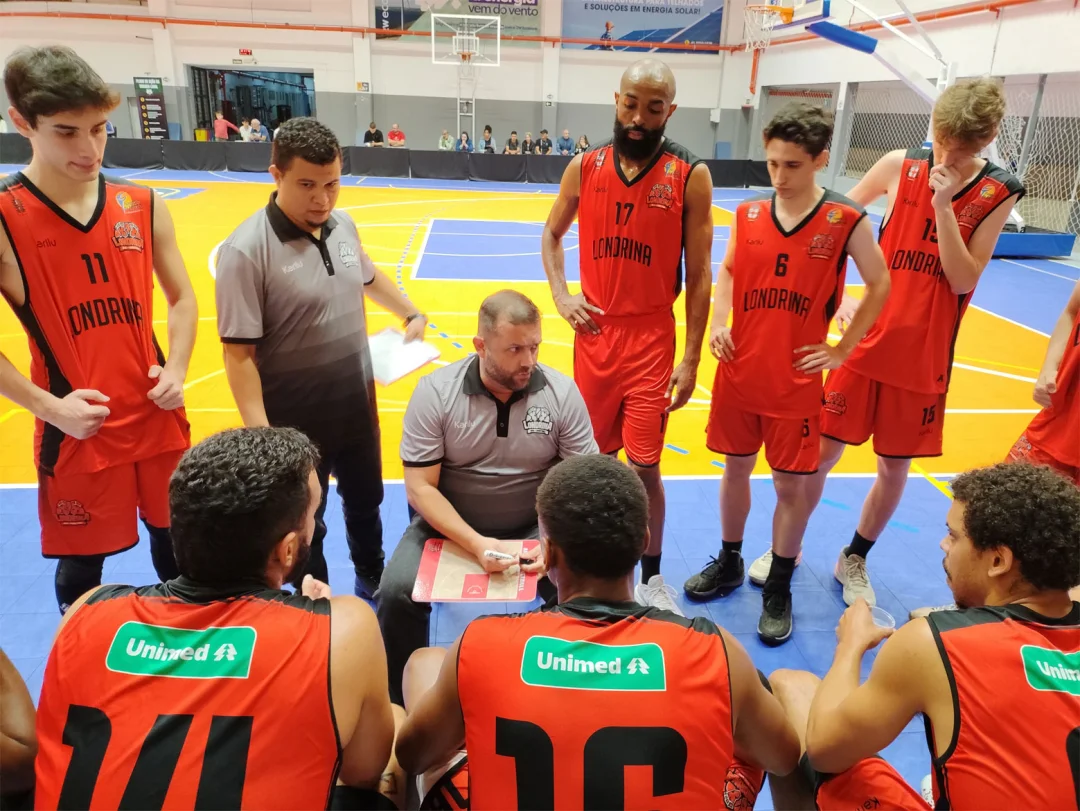 APVE Londrina Basketball vence fora e garante classificação antecipada no Paranaense Masculino