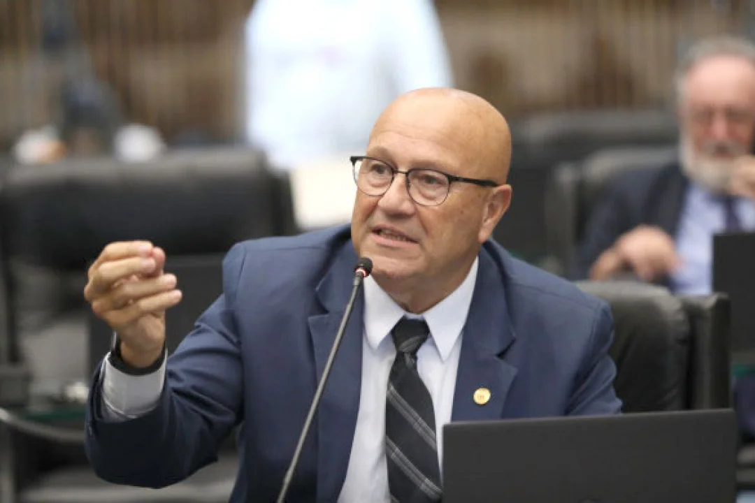 Deputado defende corte do Bolsa Família para quem gasta o benefício em apostas