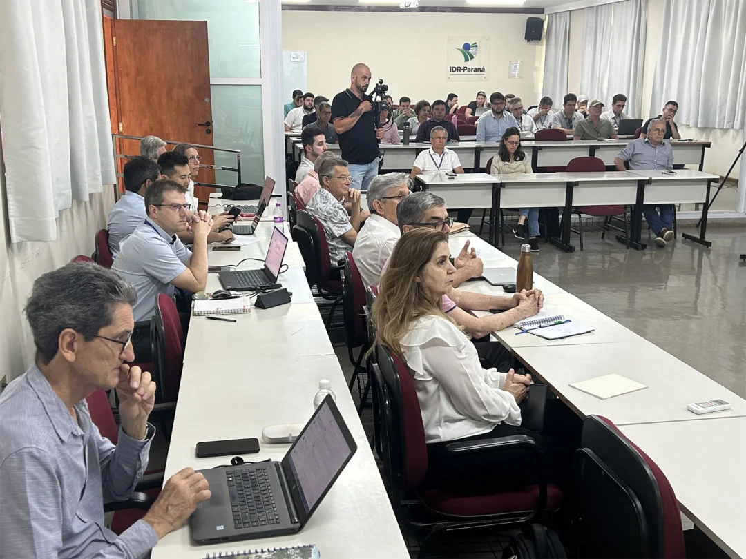 Itaipu promove reunião técnica sobre terraceamento agrícola, em Londrina
