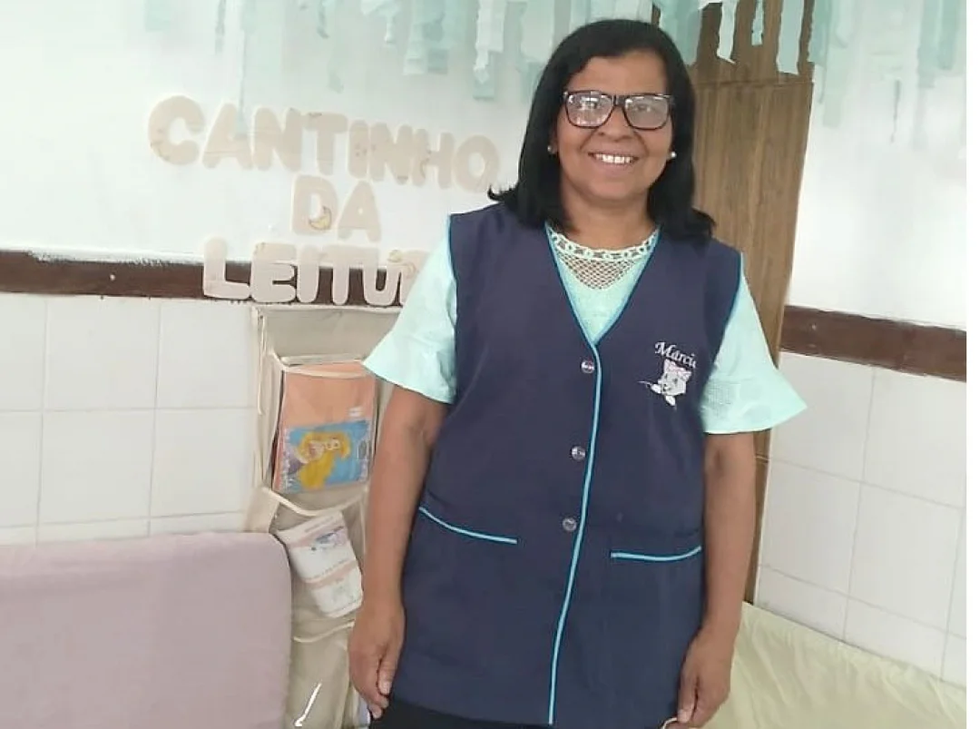 Estágio depois dos 60: idosa mostra que nunca é tarde para aprender e contribuir