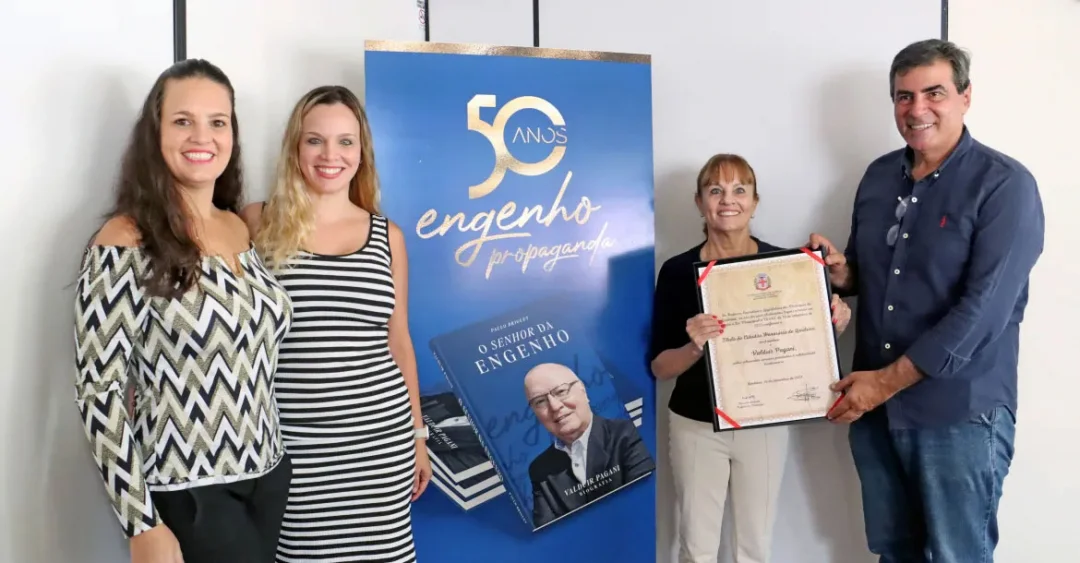 Prefeito entrega título de cidadão honorário de Valduir Pagani à família