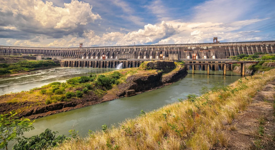Ano começa com alívio na conta de luz de 78 milhões de brasileiros, graças ao bônus Itaipu
