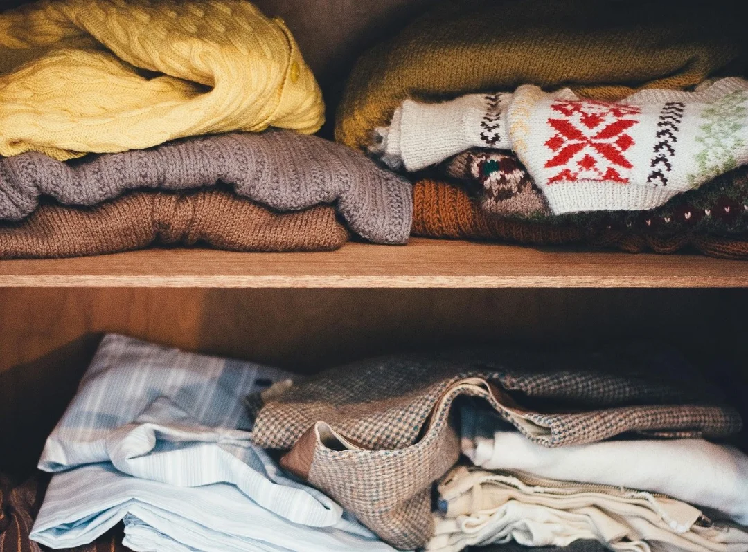 Santuário realiza bazar e aceita doações de roupas usadas para destinar às ações sociais