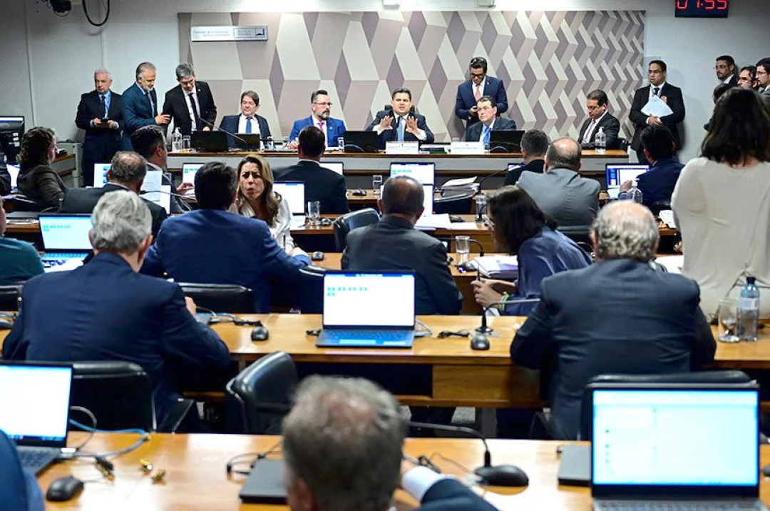 Cotas, maioridade penal e plebiscito sobre aborto estão na pauta da CCJ