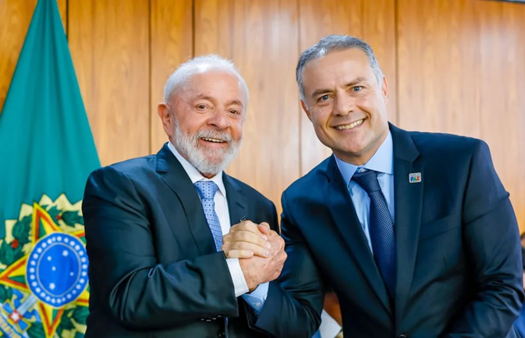 “Hoje entregamos ao Paraná o maior volume de investimento para o desenvolvimento rodoviário daquele estado”, comemorou Renan Filho