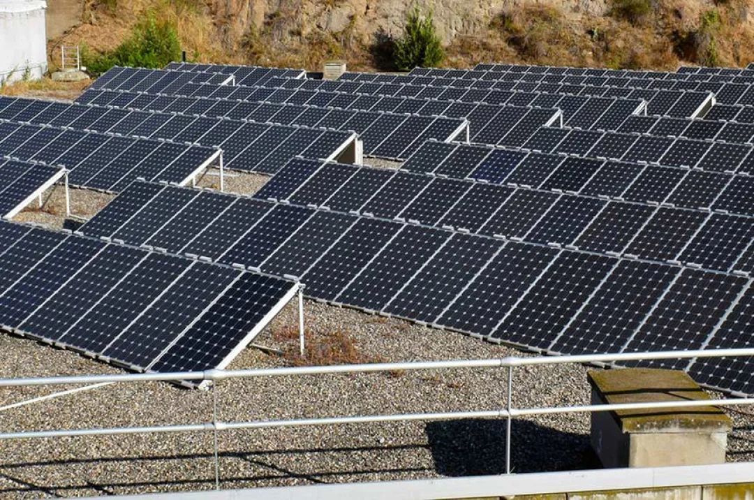 Energia solar para famílias de baixa renda pode aliviar conta de luz dos brasileiros