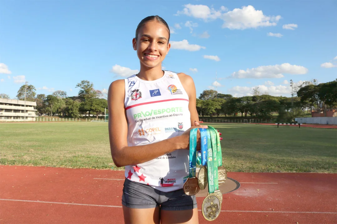 Londrinense Julia Ribeiro é finalista em prêmio nacional