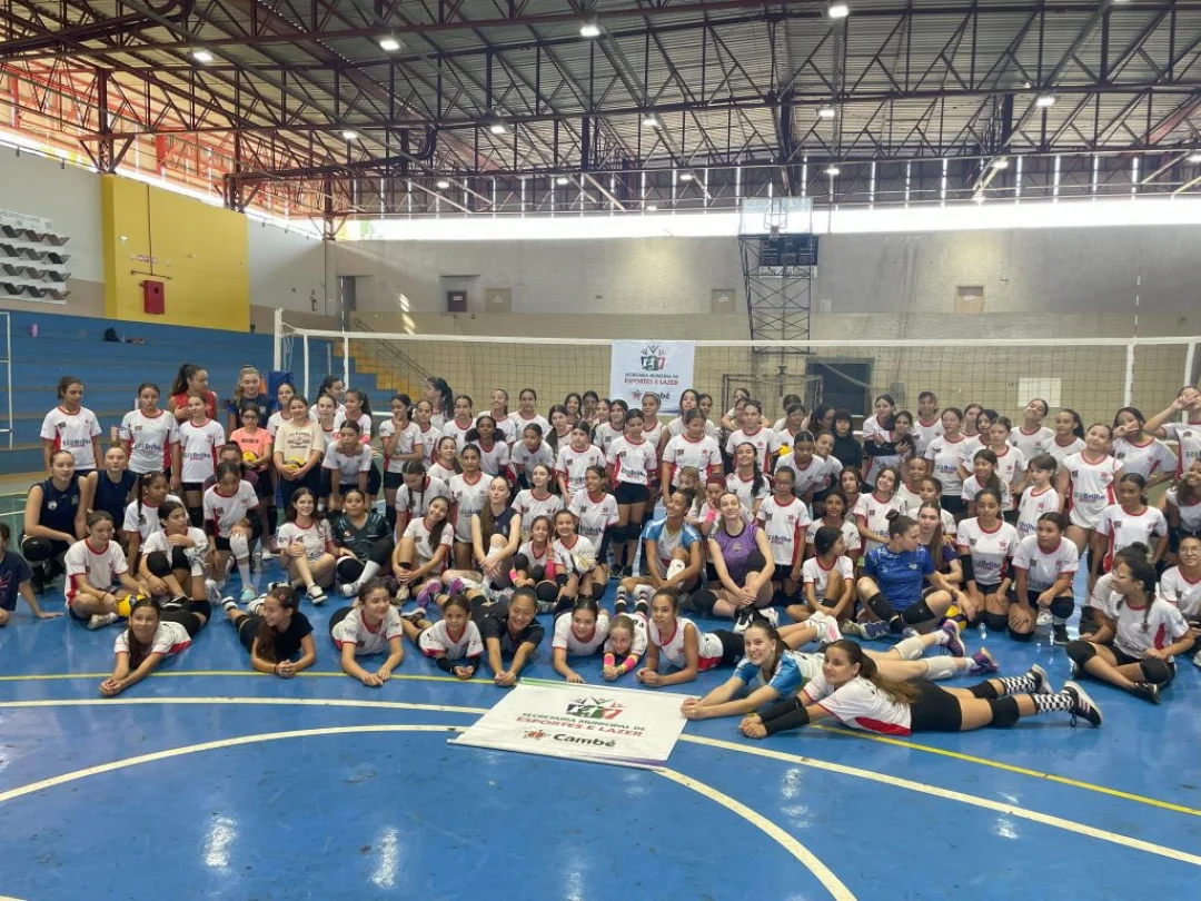 Seleção Paranaense de Vôlei se prepara para Campeonato Brasileiro de Seleções em Cambé