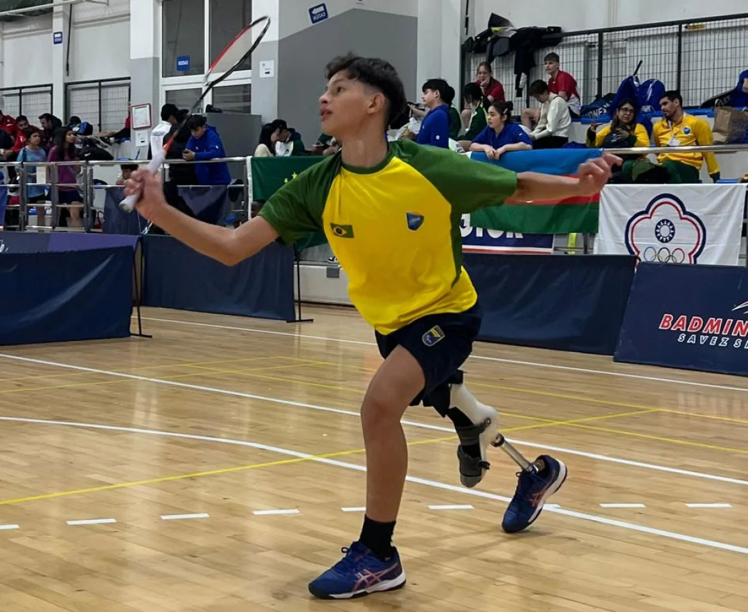 Aluno de projeto da Itaipu é medalha de ouro em campeonato de parabadminton
