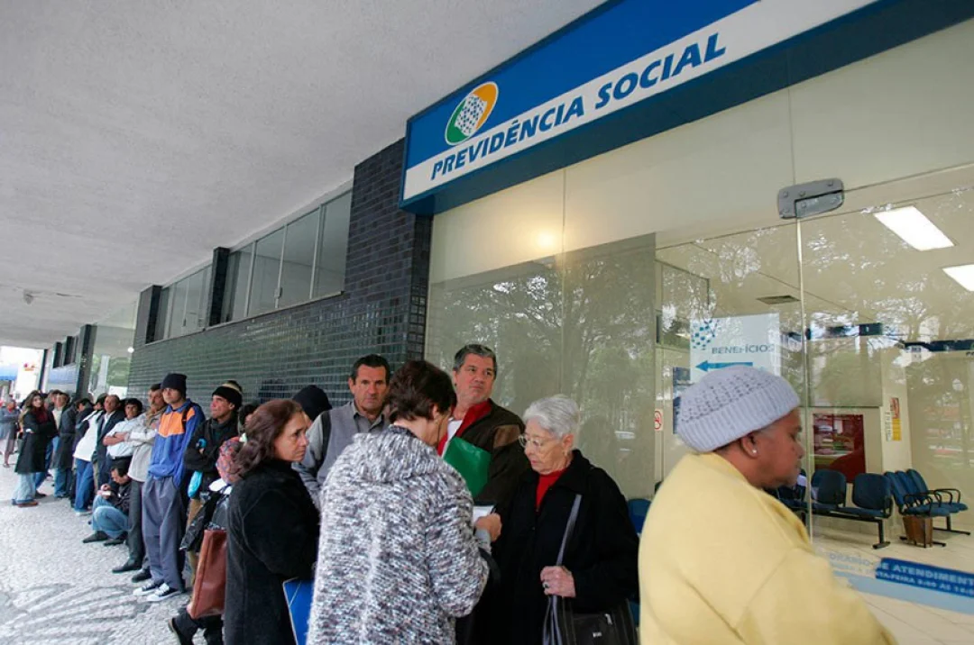Descontos ilegais em benefícios do INSS são alvo de projetos no Senado