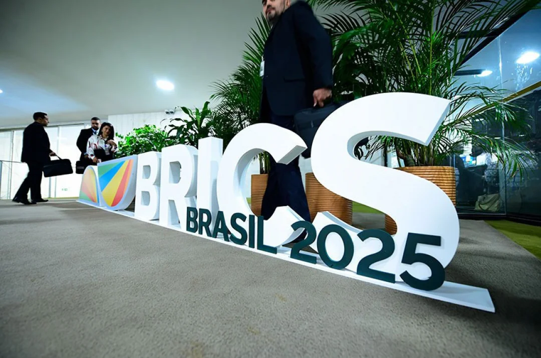 Presidentes do Senado e da Câmara abrem Fórum Parlamentar do Brics nesta quarta