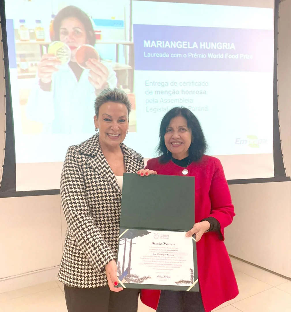 Assembleia Legislativa do Estado do Paraná homenageia Mariangela Hungria