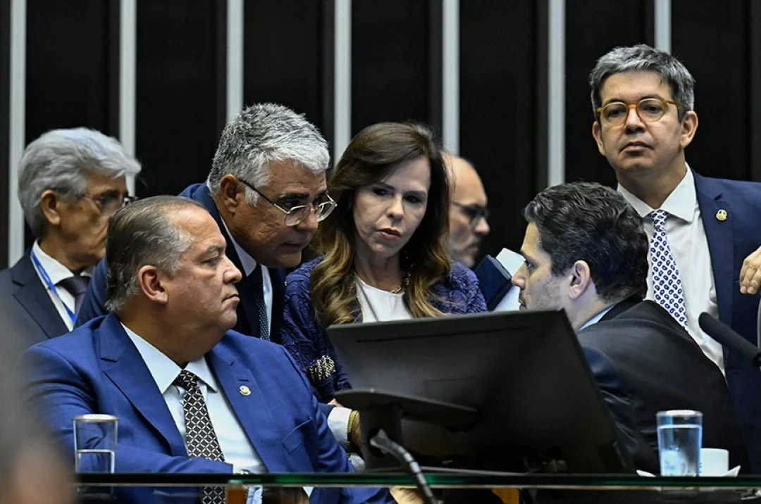 Para atender STF, Congresso aprova ajustes nas regras sobre emendas