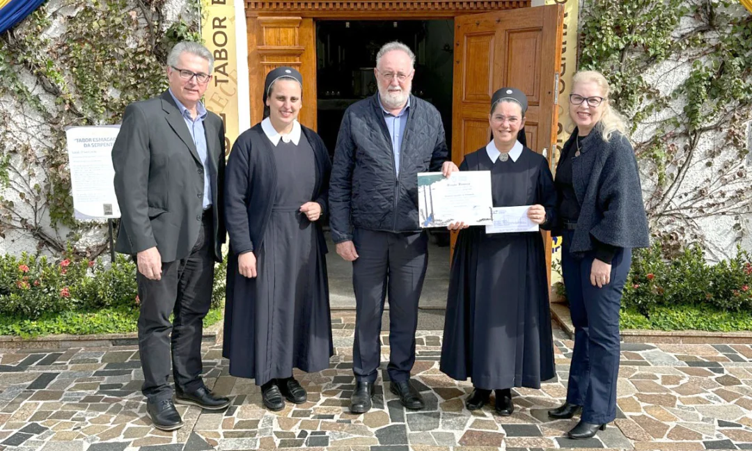 Deputado Tercilio Turini entrega Menção Honrosa ao Movimento Schoenstatt pelos 75 anos do Santuário