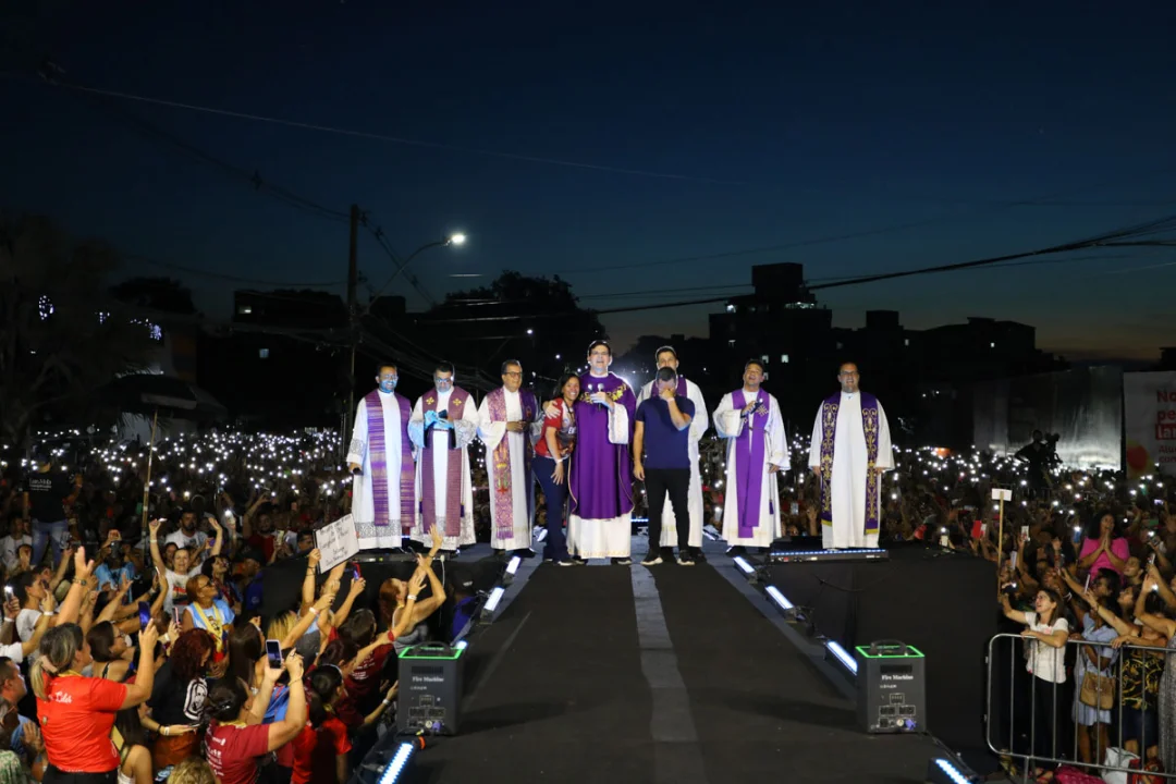 Milhares de fiéis participam do II Evangelizar É Preciso Divinópolis no fim de semana