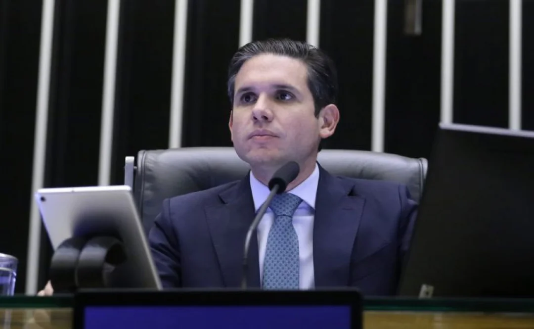 Câmara aprova urgência para projeto que prevê suspensão de 6 meses a deputado que impedir atividade legislativa