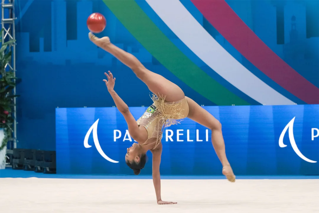 Paranaense Babi conquista melhor resultado da história do Brasil no Mundial de Ginástica