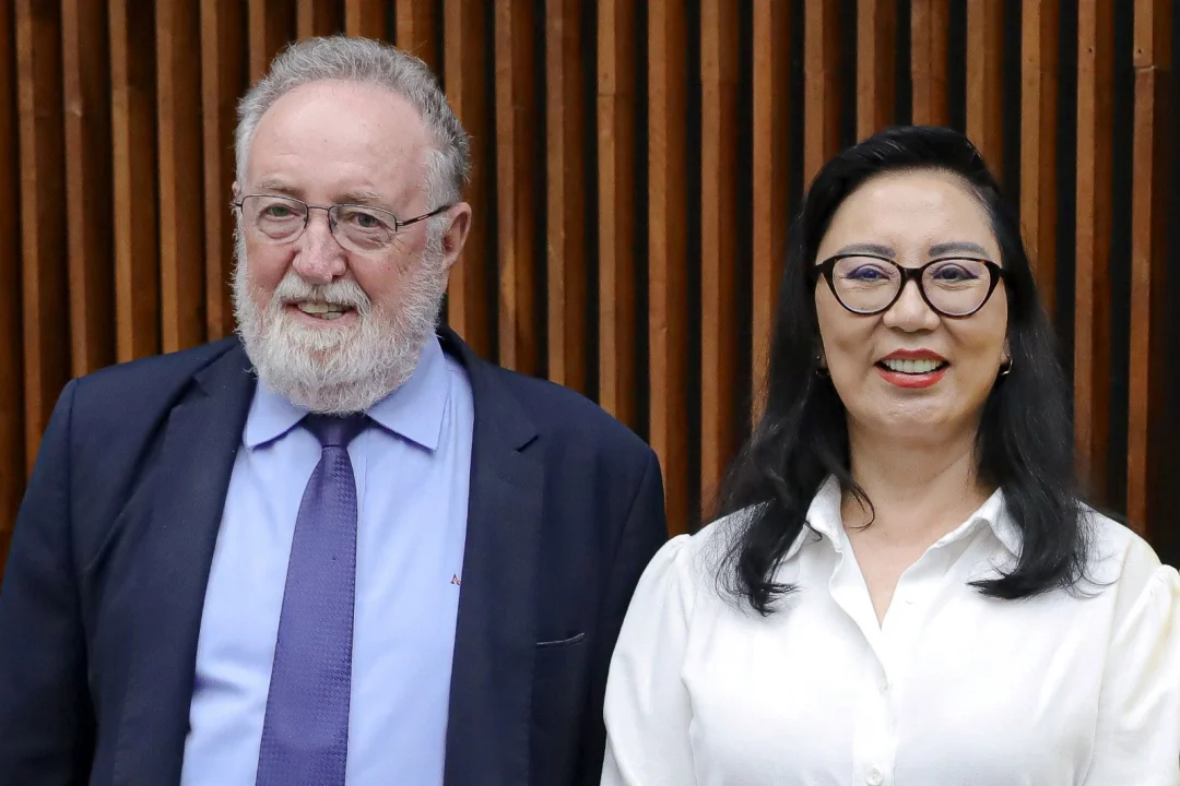 Arapongas - Desembargadora Lídia Maejima recebe título  de Cidadã Benemérita