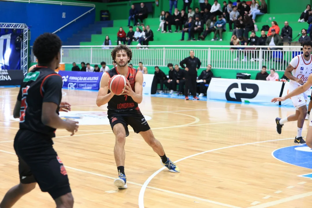 Fora de casa, APVE Londrina Basketball garante liderança da fase de classificação do Campeonato Paranaense